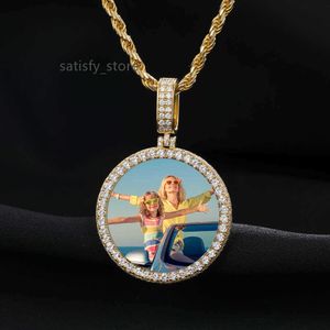 Bijoux à mémoire personnalisée Luxury 32 mm 10k Real Yellow Gold Prong Setting Natural Diamond Iced Out Picture Collier Photo Pendentif