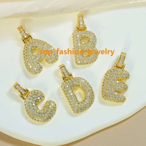 Aangepaste naam alfabet ketting Ice Out 18K vergulde initiële A ~ Z Cubic Zirconia Brass Punk Hiphop Bubble Letter Charm hanger