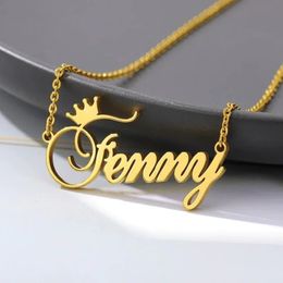 Collier avec nom personnalisé pour femmes, couronne personnalisée, police cursive, pendentif lettre en acier inoxydable doré, ras du cou, bijoux cadeaux d'anniversaire 240321