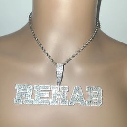 Colliers avec nom personnalisé, bageutte glacée, zircone cubique, collier avec mots personnalisés, bijoux Hip Hop pour cadeau de noël, 240125