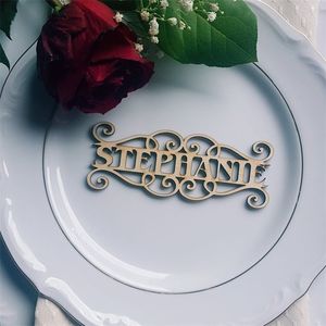 Etiqueta de signo de nombre personalizado para decoración de mesa Tarjeta de lugar de boda personalizada Suministro de decoración de fiesta Regalo de invitado D220618