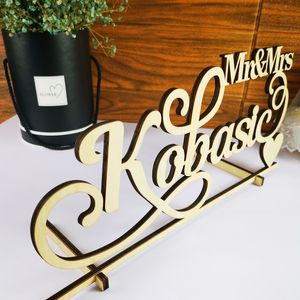 Bois rustique personnalisé personnalisé avec décor de table de mariage de nom de famille Mr et Mrs Sign Supplies 220618