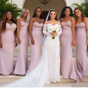 Vestidos de dama de honor de sirena rosa personalizados para bodas de verano occidentales 2023 Apliques de encaje Correas espaguetis Vestidos largos de dama de honor