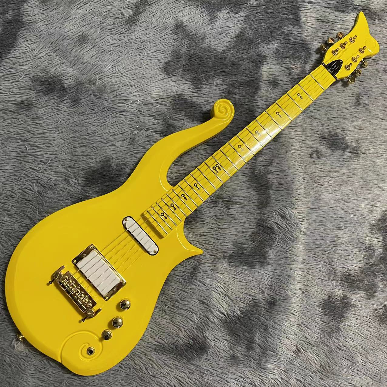 Guitarra elétrica de nuvem de príncipe personalizada com cor amarela