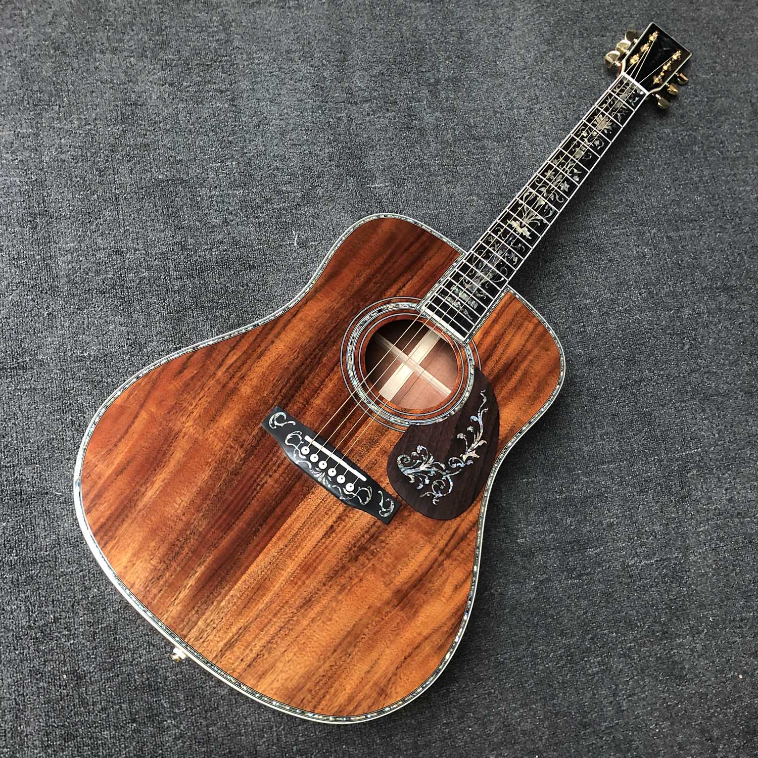 Aangepaste ronde body akoestische gitaar 41 inch solide Koa hout abalone bindende levensboom inlay paraplu Logo 45 mm nootbreedte