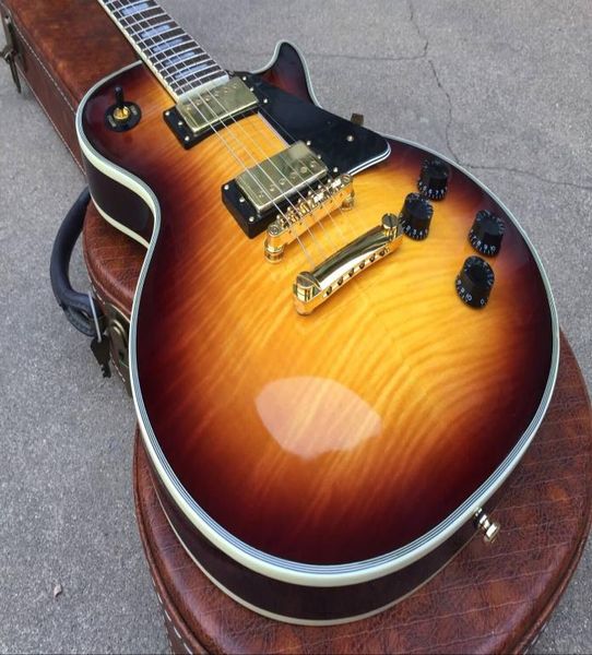 Custom Shop 1959 Flame Maple Top Vintage Sunburst Guitarra eléctrica Marrón oscuro Lado trasero Negro Pickguard Gold Hardware 5 capas Bo9651577