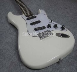 Guitare Signature Signature personnalisée Ritchie Blackmore 70S Gris blanc électrique guitare feston de la touche 3 Boulon Joix 1095618