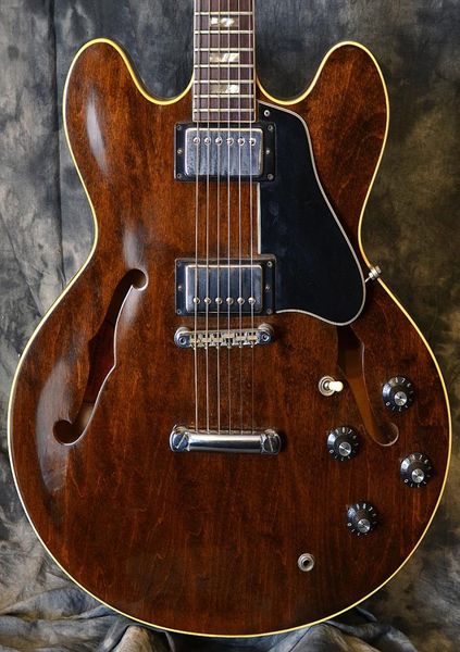 Custom Shop E355 Walnut Brown 1972 Semi Hollow Body Jazz Guitarra eléctrica Negro Pickguard Perla Rectángulo Inlays2331640