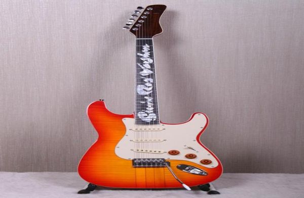 Custom Shop LTD 1984 Stevie Ray Vaughan Billy Gib SRV 001 Hamiltone Cherry Sunburst Guitare électrique Bookmatched Curly Maple Top3307040