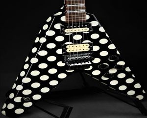 Tienda personalizada Randy Rhoads Lunares Negro Flying V Guitarra eléctrica MOP Bowtie Inlays Floyd Rose Tremolo Puente Tuerca de bloqueo Wham6754982