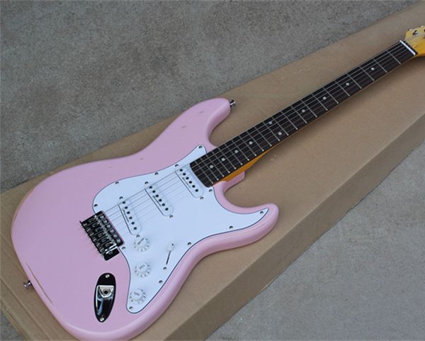 Tienda personalizada Reliquia Envejecida Guitarra eléctrica rosa Diapasón de palisandro Puente trémolo Whammy Bar Sintonizadores vintage Pastillas HSS