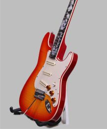 Shop personnalisé Stevie Ray Vaughan SRV numéro un Hamiltone Cherry Sunburst St Electric Guitar Bookmatted Curly Maple Top Flame MA