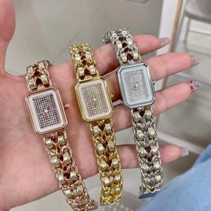 Taille personnalisée Célèbre Marque Femmes Quartz Montre-Bracelet Petit Ami Rectangle Première Montre Vintage Tissage Bracelet Deux Rangées En Cuir Rose Montre Femme Petit Ami Horloge