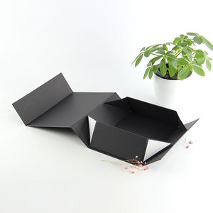 Boîte-cadeau de fermeture magnétique pliante en papier cartonné à rabat noir rigide pliable carré personnalisé