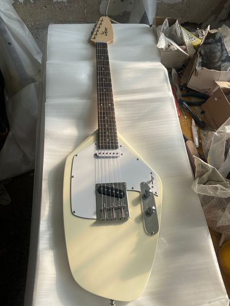 Custom TearDrop VOX Phantom Cream White Guitare électrique Single Coil Pickup Chrome Accessoire