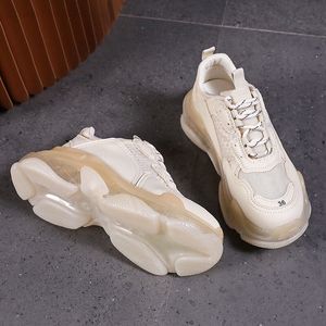 Custom Triple S Designer schoenen mannen luxe sneaker dames lederen casual schoen lage top veter omhoog platte sneakers met heldere zool J1
