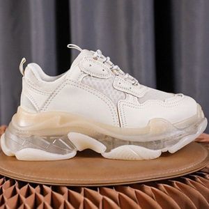 Custom Triple S Designer schoenen mannen luxe sneaker dames lederen casual schoen lage top veter omhoog platte sneakers met heldere zool A01