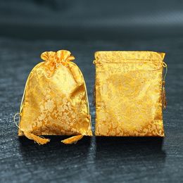 Sacs cadeaux de bijoux en brocart de soie de dragon chinois jaune personnalisé pochettes d'emballage en satin à cordon sac de rangement de fleurs séchées d'épices de lavande 10 pcs/lot 20 x 26 cm