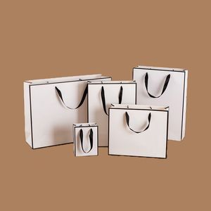 Aanpasbare logo ontwerp cadeau tas voor zakelijke bruiloft vakantie cadeau inpakken luxe draagbare grens zwarte verpakking tassen yf0016
