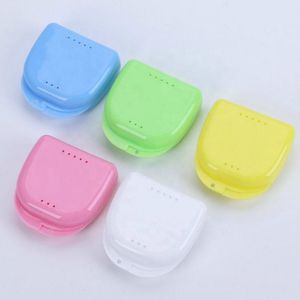 Aanpasbare plastic kunstgebitdoos Hoge kwaliteit muti-kleur Dental Guard Case Plastic Orthodontische Dental Retainer Case klein