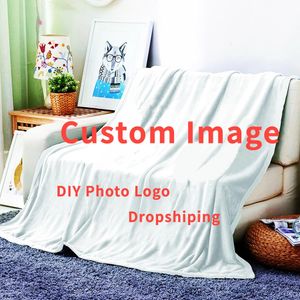 PO -merkontwerper Flanel Throwd Deken Gepersonaliseerde zachte anime -dekens aanpassen voor Sofa Gift Diy Soft Warm Bed Cover 240417