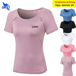 Personnaliser les chemises de sport à séchage rapide solides femmes hauts d'entraînement haute élastique Gym Yoga course respirant à manches courtes t-shirts 220704