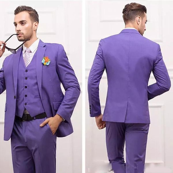 Personnalisez Slim Fit Groom Tuxedos Groomsmen Purple Back Split Satin Wedding Best Man Suit Costumes pour hommes (Veste + Pantalon + Gilet + Cravate)