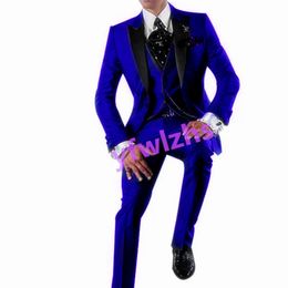 Pas Tuxedo One Button Handsome Peak Rapel Bruidegom Tuxedos Men Suits Wedding/Prom/Dinner Man Blazer Jacket Pants Tie Vest W1173 aan