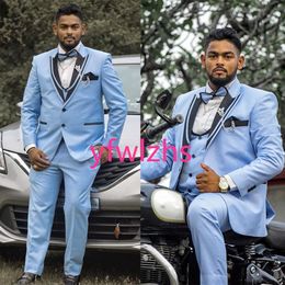 Pas Tuxedo Twee knoppen aan, knappe piek Lapel Bruidegom Tuxedos Men Suits Wedding/Prom/Dinner Man Blazer Jacket Pants Tie Vest W1126