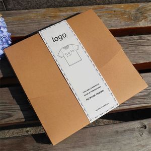 Aangepaste biologisch afbreekbaar vouwen Kraft Paper T -shirt en kledingverpakkingsdoos met papieren tapesn aangepast uw eigen logo A375