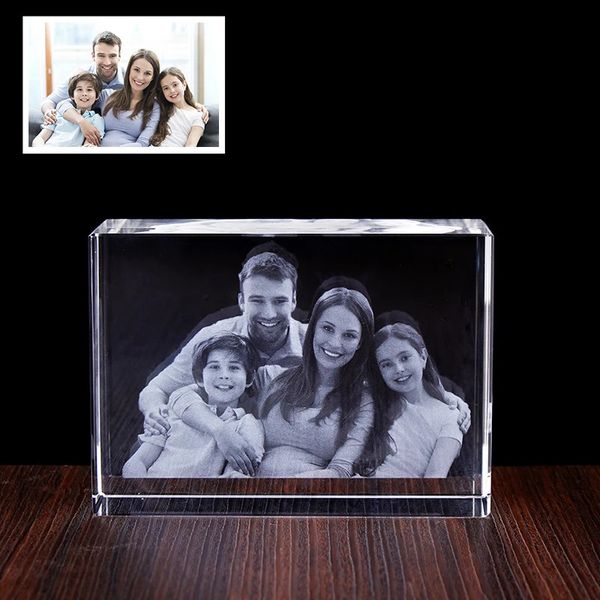 Amantes de la familia de cristal personalizados PO Álbum Image Láser Po Frame con base LED para regalos de aniversario de bodas 240403