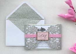 Invitaciones de boda de corte láser plateado de brillo personalizado con tarjetas de invitación de cumpleaños de la banda del vientre 100SetSexpress 6363372
