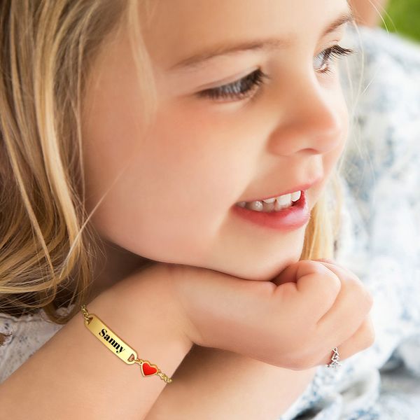 Bracelet bébé coeur personnalisé pour fille garçon, bracelet nom d'identité gravable, cadeau d'anniversaire chaîne en acier inoxydable personnalisé