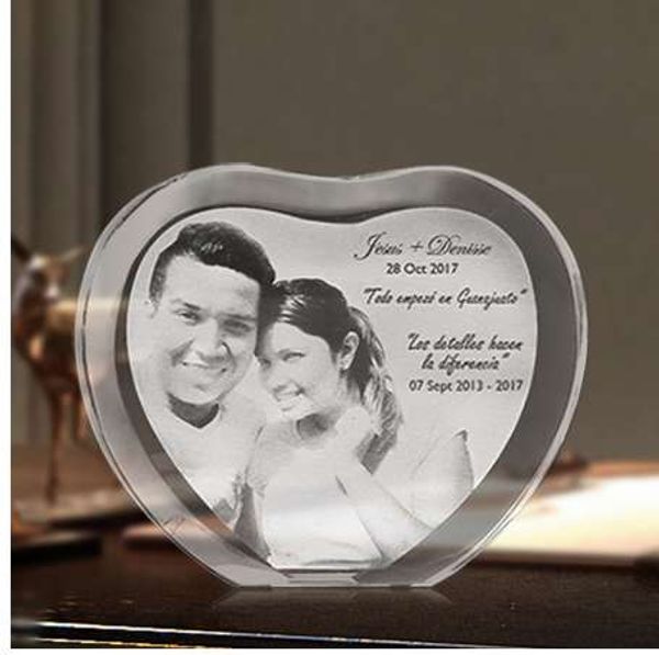 Cadre Photo en cristal en forme de coeur personnalisé avec des cadeaux d'anniversaire Souvenir de mariage en verre gravé au Laser