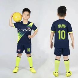 Uniformes de Football pour enfants personnalisés de haute qualité, maillot de l'équipe de Football pour enfants, ensemble court pour jeunes, vêtements de sport d'entraînement 240323