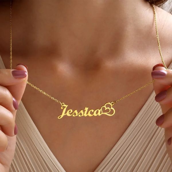 Collar con nombre personalizado con dos corazones, colgante personalizado, tablero con nombre de acero inoxidable, regalo de joyería 240104