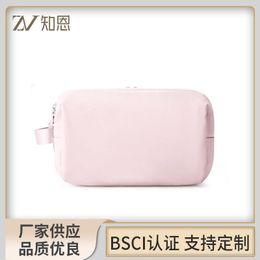 Polyester Cosmetic Cosmetic Bag Sac Couleur de voyage Sac de rangement de voyage imperméable Sac cosmétique pour hommes et femmes Sac de toilette Macha Washa