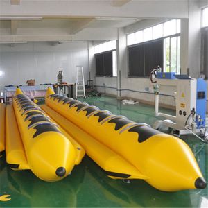 Tube remorquable de bateau de banane gonflable de rangée flottante simple de 0.9mm adapté aux besoins du client traîneau à eau de poisson volant par bateau/train