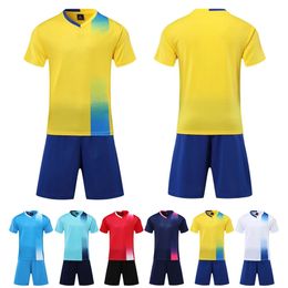 Aangepaste voetbaluniformen Voetbalshirts voor heren Futsal Trainingspaksets Volwassen kind Dames Teamsportkleding Kindertraining Sportpak 240315