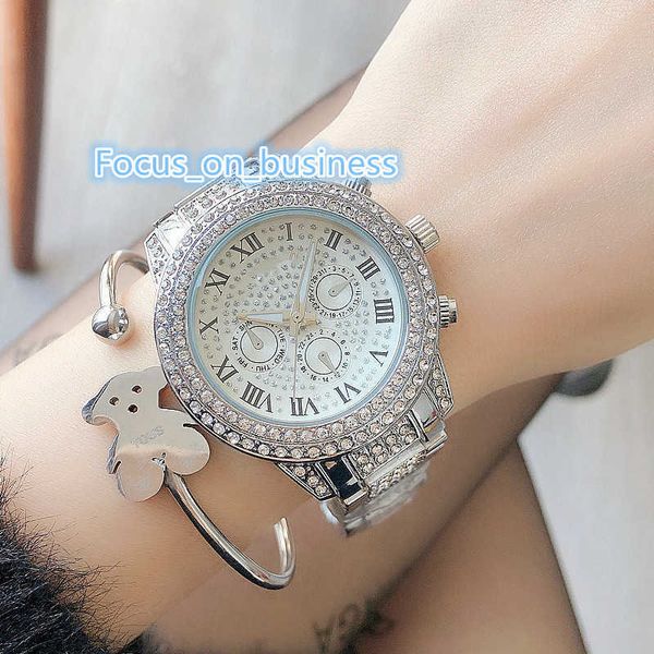 Montres élégantes personnalisées Gents Simple Relogio masculino Digital Femmes Analog Watches Men Wrist Luxury Diamond Moisanite Watch