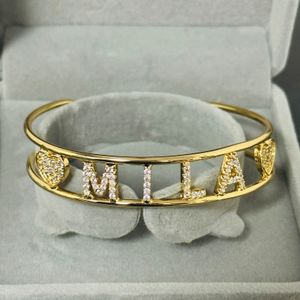 Bracelet zircon personnalisé Bracelet Bracelet Ouverture du nom de personnalité en diamant complet avec cœur pour femmes 240416