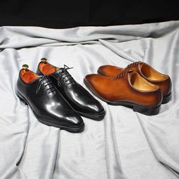 Coupez le veau en cuir authentique Classic Whole Homme Robe Lacet-up Pointy Toe Brown Black Business Office Formel Shoes Formal 831