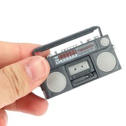 Mignon 1/12 à échelle miniature Dollhouse Radio / mini