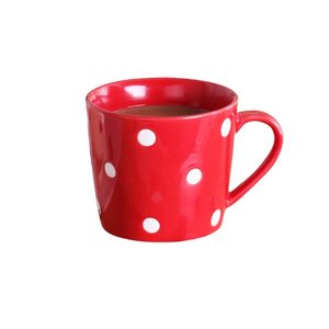 Cute 200ml Polka Dot Coffee Mugs Taza de leche Cerámica Creative Juice Water Mug Home Drinkwares Red Pink 210804