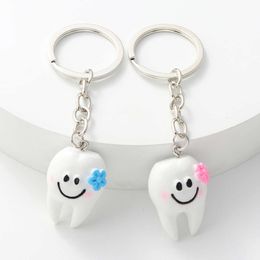 Keadchains acryliques mignons beaux caricatures Smile Couple Key Rings For Lovers Gift Protect Tooth Sac à main Decoration Bijoux