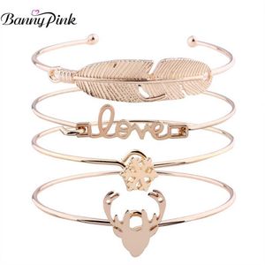 Lindo aleación ciervo copo de nieve pluma amante brazalete pulsera para regalo de Navidad nuevo 4 piezas brazalete de metal pulseras conjuntos pulseras Q0719