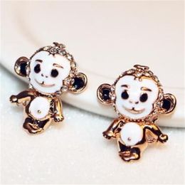 Pendientes lindos con forma de mono Animal para mujeres y niñas, pendientes Vintage chapados en oro con esmalte blanco, accesorios de joyería 258e