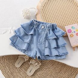 Mignon Baby Girls Denim Shorts de mode Summer Rouffes à plusieurs niveaux Jeans ENFANTS ENFANTS ENFANTS CHOIS ENFANTS 1-6 YEARS Old 240328