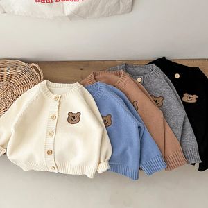 Schattige beer herfst baby gebreide jassen Koreanchildrens Cardigan jas met lange mouwen top trui buitenkleding 240122