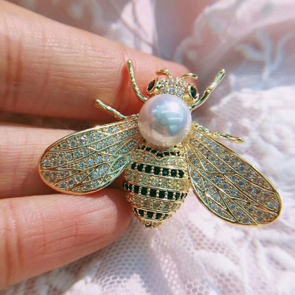 Lindo abejas diseñador broches alfileres con perla de lujo cristal brillante para mujeres moda abrigo broche joyería al por mayor